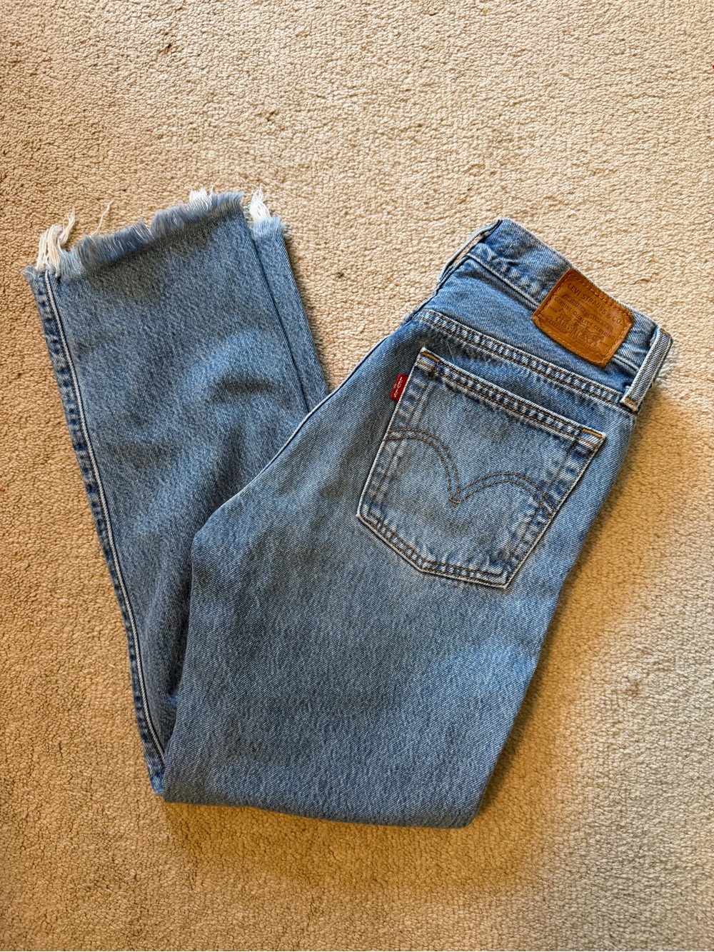 Women’s Levis Wedgie Straight Ankle Cropped Jean Size 25